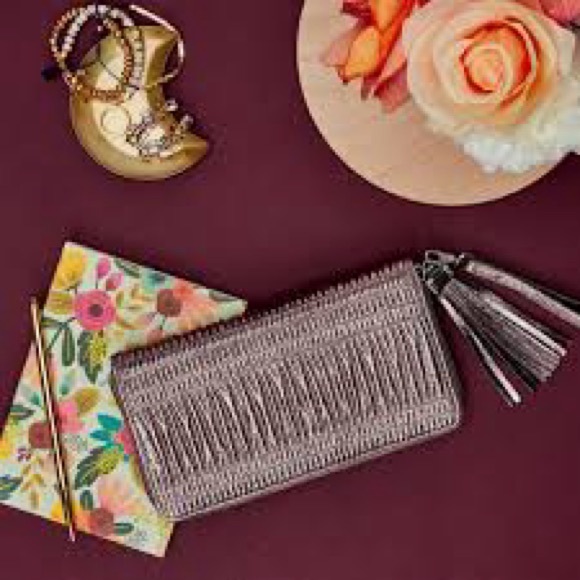 Stella & Dot Continental Wallet - Picture 4 of 5